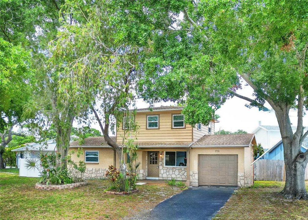 For Sale: $451,000 (4 beds, 2 baths, 1573 Square Feet)