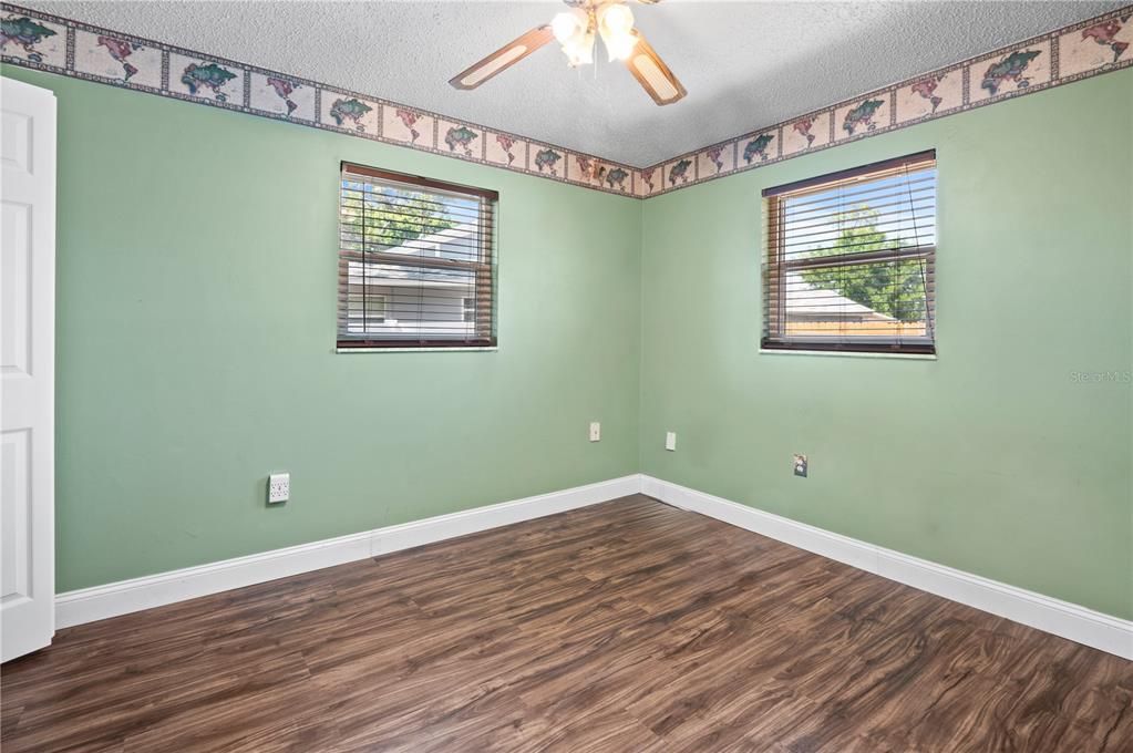 For Sale: $451,000 (4 beds, 2 baths, 1573 Square Feet)