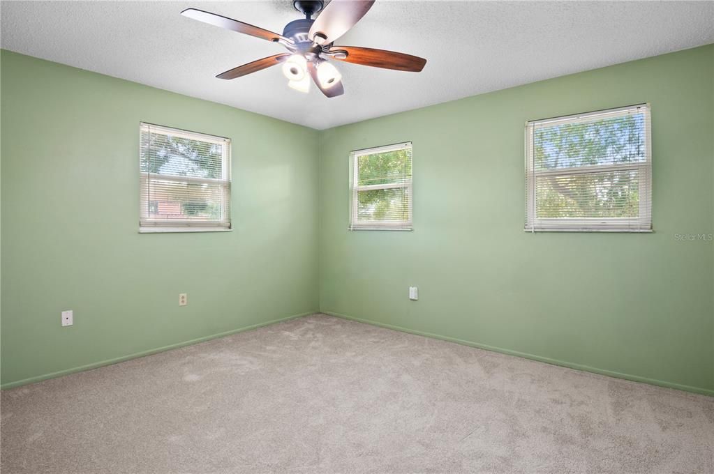 For Sale: $451,000 (4 beds, 2 baths, 1573 Square Feet)