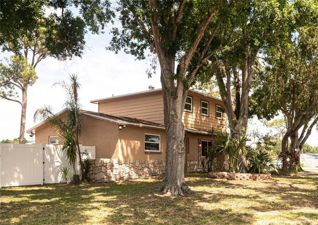 For Sale: $451,000 (4 beds, 2 baths, 1573 Square Feet)