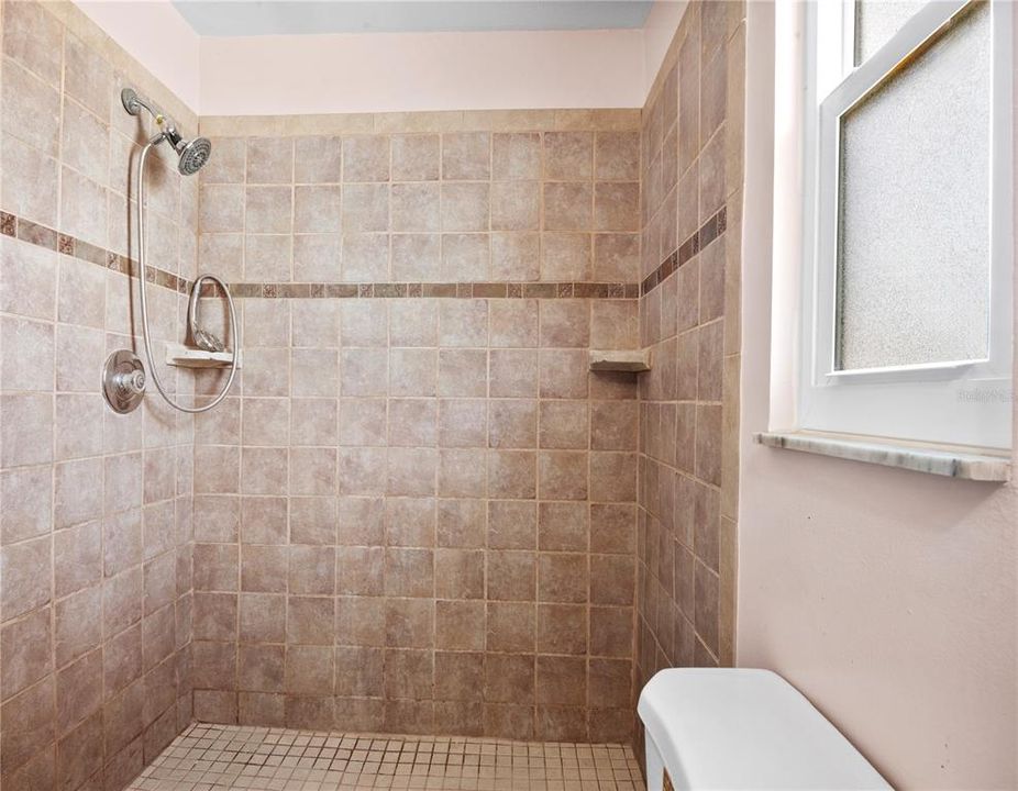 For Sale: $451,000 (4 beds, 2 baths, 1573 Square Feet)