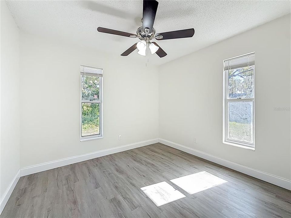 For Sale: $344,900 (3 beds, 2 baths, 1066 Square Feet)