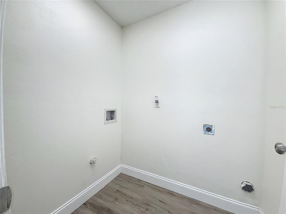 For Sale: $344,900 (3 beds, 2 baths, 1066 Square Feet)