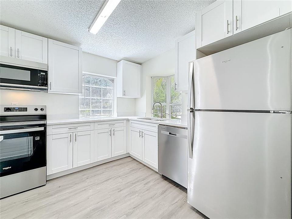 For Sale: $344,900 (3 beds, 2 baths, 1066 Square Feet)