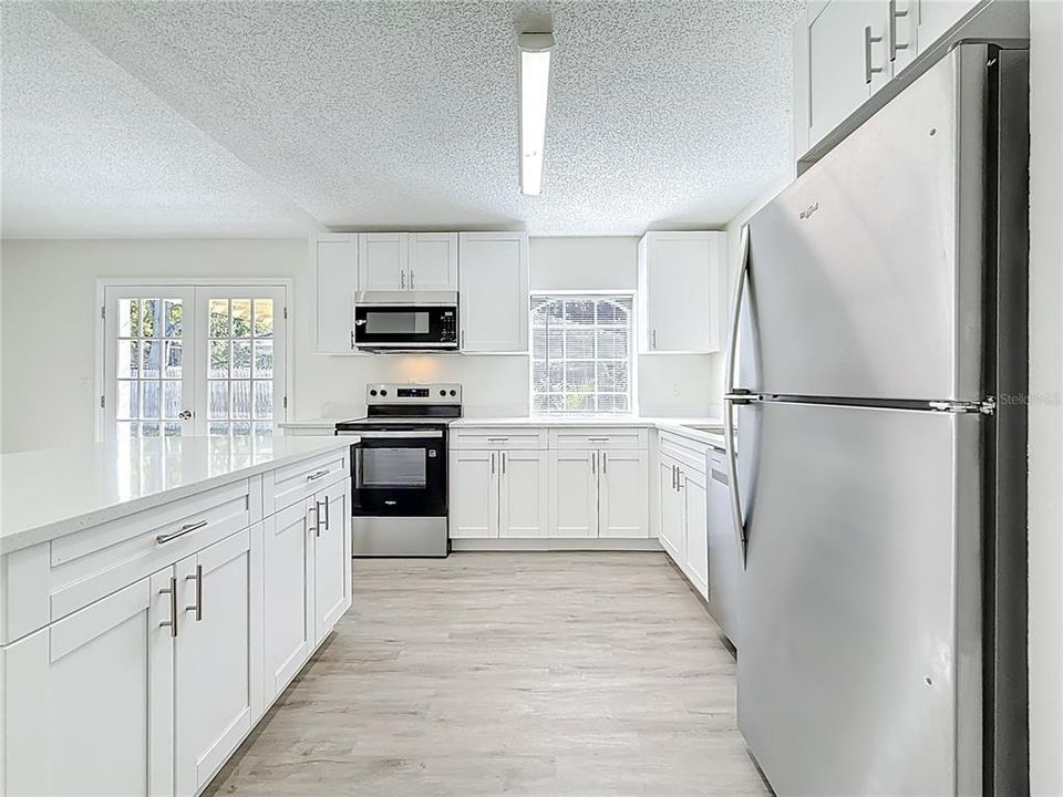 For Sale: $344,900 (3 beds, 2 baths, 1066 Square Feet)