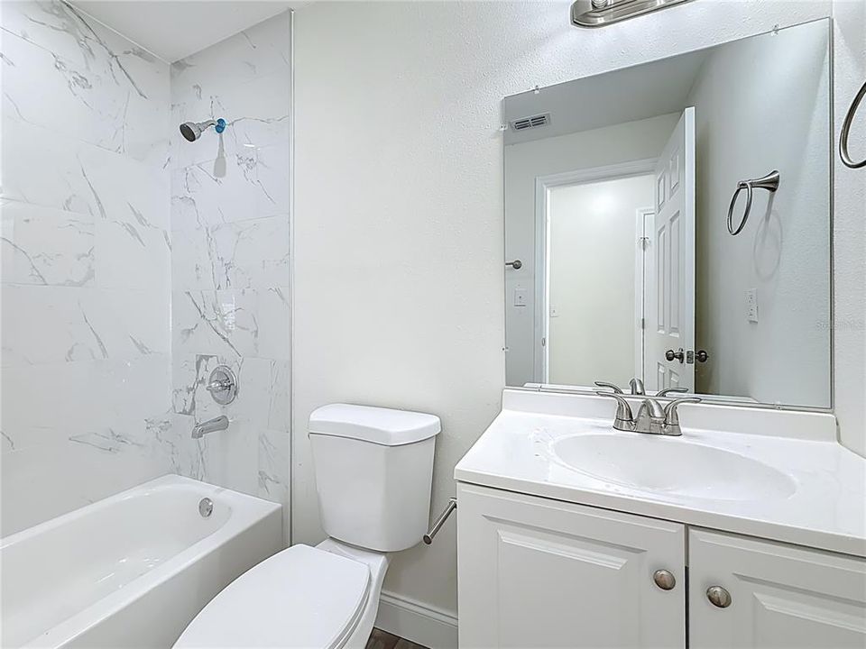 For Sale: $344,900 (3 beds, 2 baths, 1066 Square Feet)