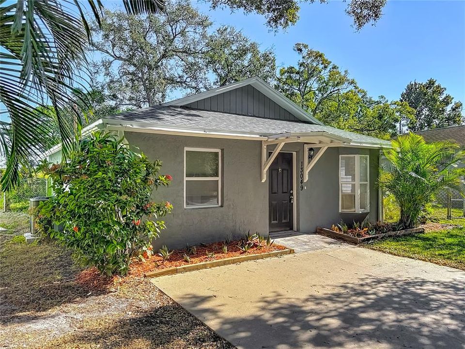 For Sale: $344,900 (3 beds, 2 baths, 1066 Square Feet)