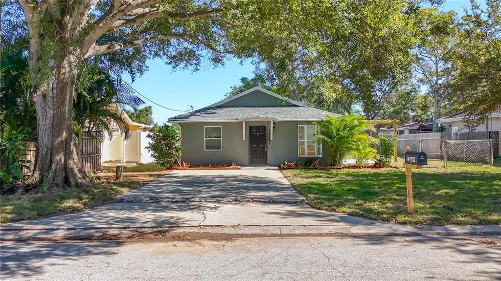 For Sale: $344,900 (3 beds, 2 baths, 1066 Square Feet)