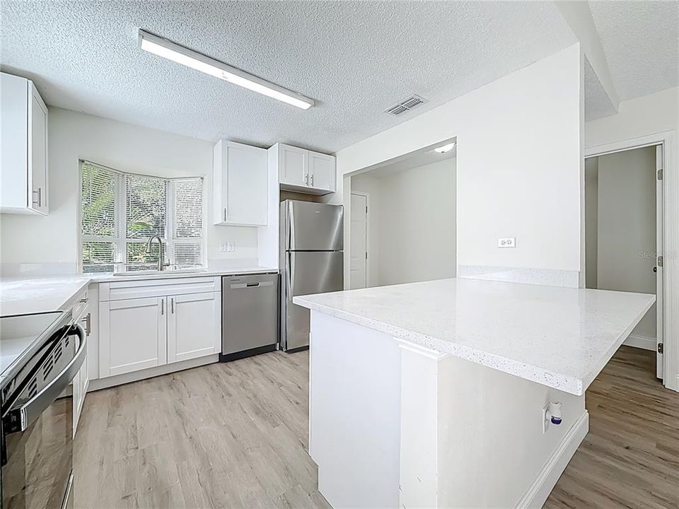 For Sale: $344,900 (3 beds, 2 baths, 1066 Square Feet)