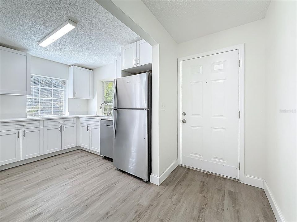 For Sale: $344,900 (3 beds, 2 baths, 1066 Square Feet)