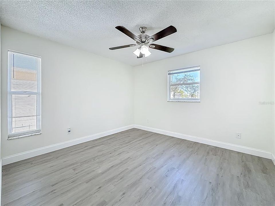 For Sale: $344,900 (3 beds, 2 baths, 1066 Square Feet)