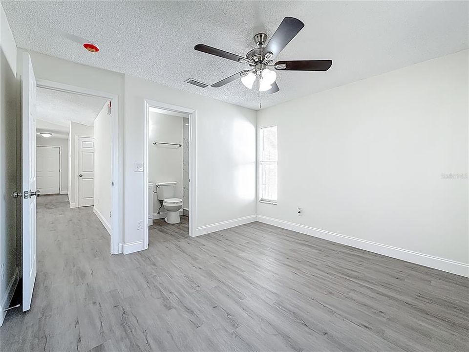 For Sale: $344,900 (3 beds, 2 baths, 1066 Square Feet)