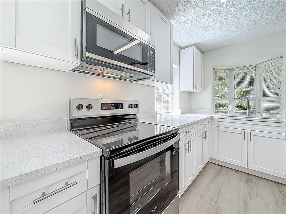 For Sale: $344,900 (3 beds, 2 baths, 1066 Square Feet)