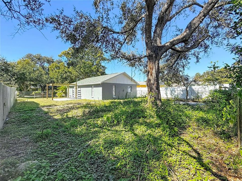 For Sale: $344,900 (3 beds, 2 baths, 1066 Square Feet)