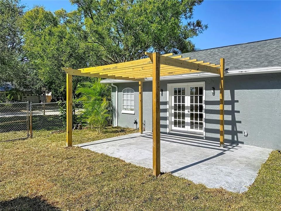 For Sale: $344,900 (3 beds, 2 baths, 1066 Square Feet)