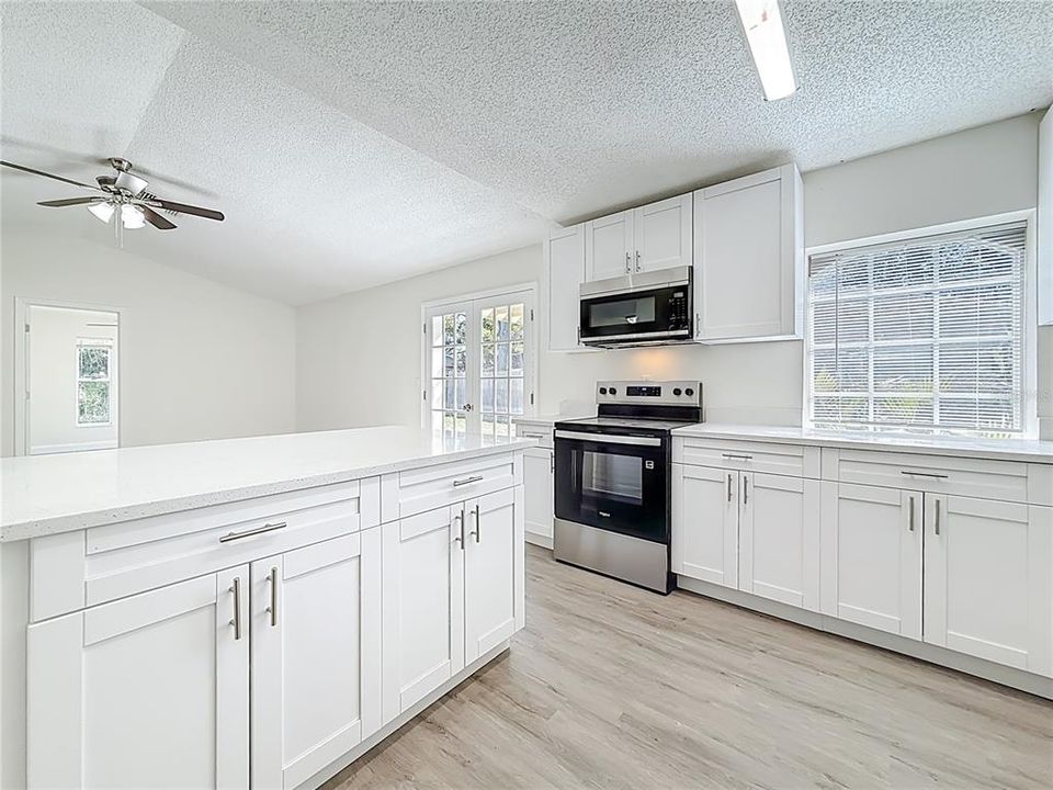For Sale: $344,900 (3 beds, 2 baths, 1066 Square Feet)