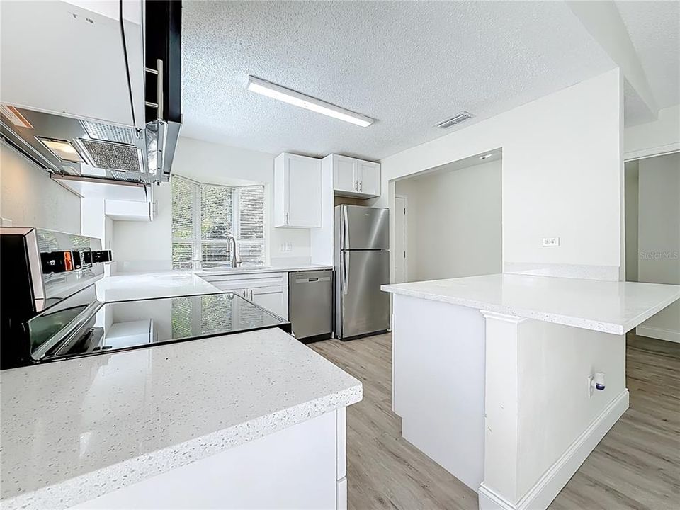 For Sale: $344,900 (3 beds, 2 baths, 1066 Square Feet)