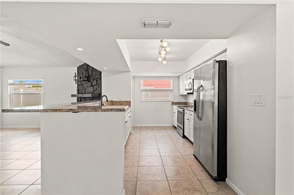 For Rent: $3,000 (3 beds, 2 baths, 1686 Square Feet)