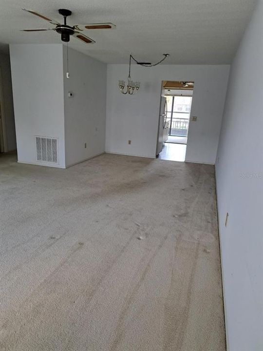 待售: $174,900 (2 贝兹, 2 浴室, 1135 平方英尺)