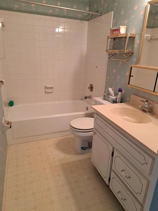 待售: $174,900 (2 贝兹, 2 浴室, 1135 平方英尺)