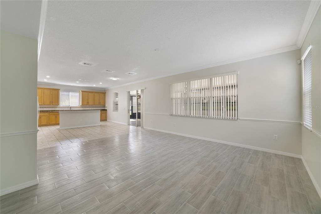 出租: $2,395 (5 贝兹, 3 浴室, 3424 平方英尺)