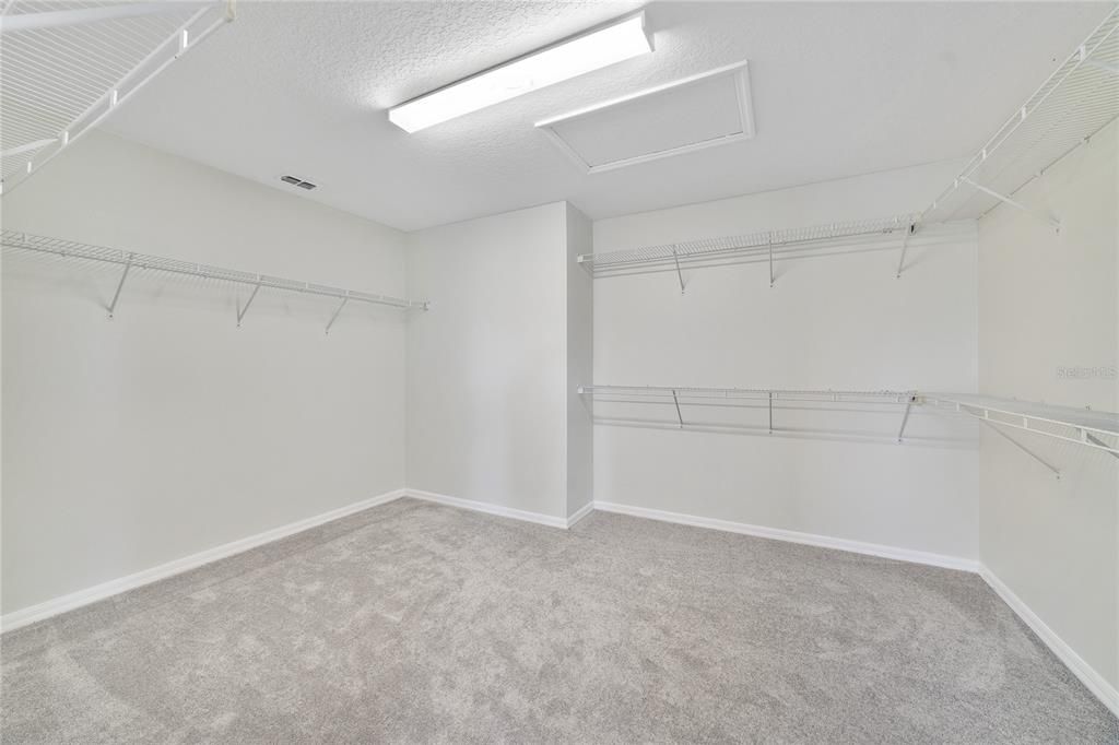 出租: $2,395 (5 贝兹, 3 浴室, 3424 平方英尺)