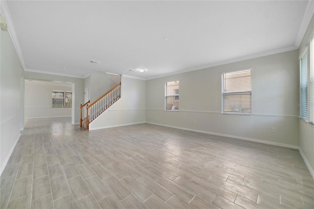 出租: $2,395 (5 贝兹, 3 浴室, 3424 平方英尺)