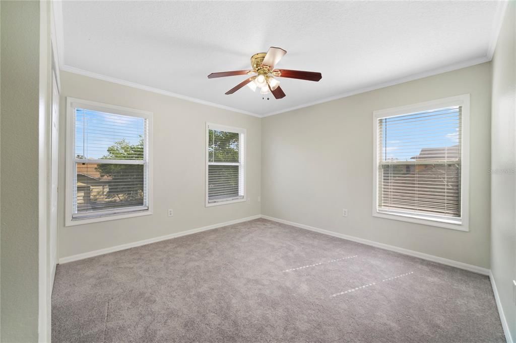 出租: $2,395 (5 贝兹, 3 浴室, 3424 平方英尺)