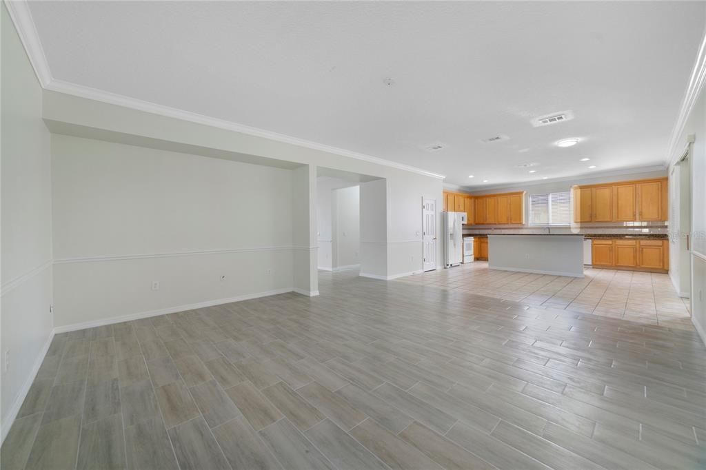 出租: $2,395 (5 贝兹, 3 浴室, 3424 平方英尺)