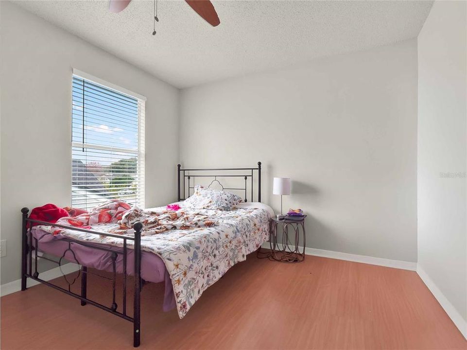 En Venta: $399,999 (4 camas, 2 baños, 1924 Pies cuadrados)