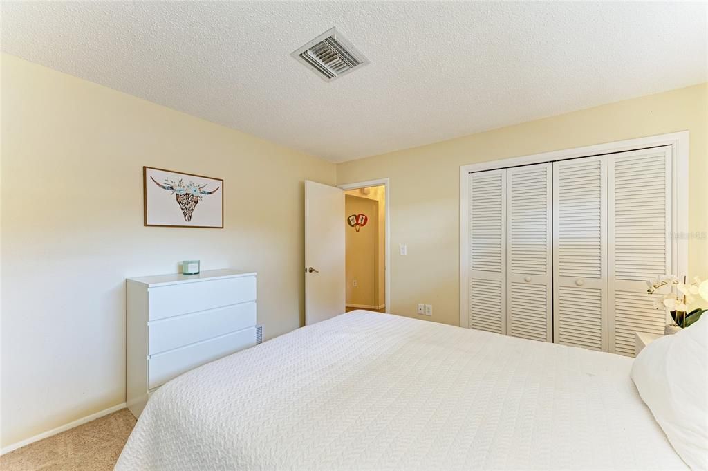 For Sale: $339,000 (2 beds, 2 baths, 1404 Square Feet)