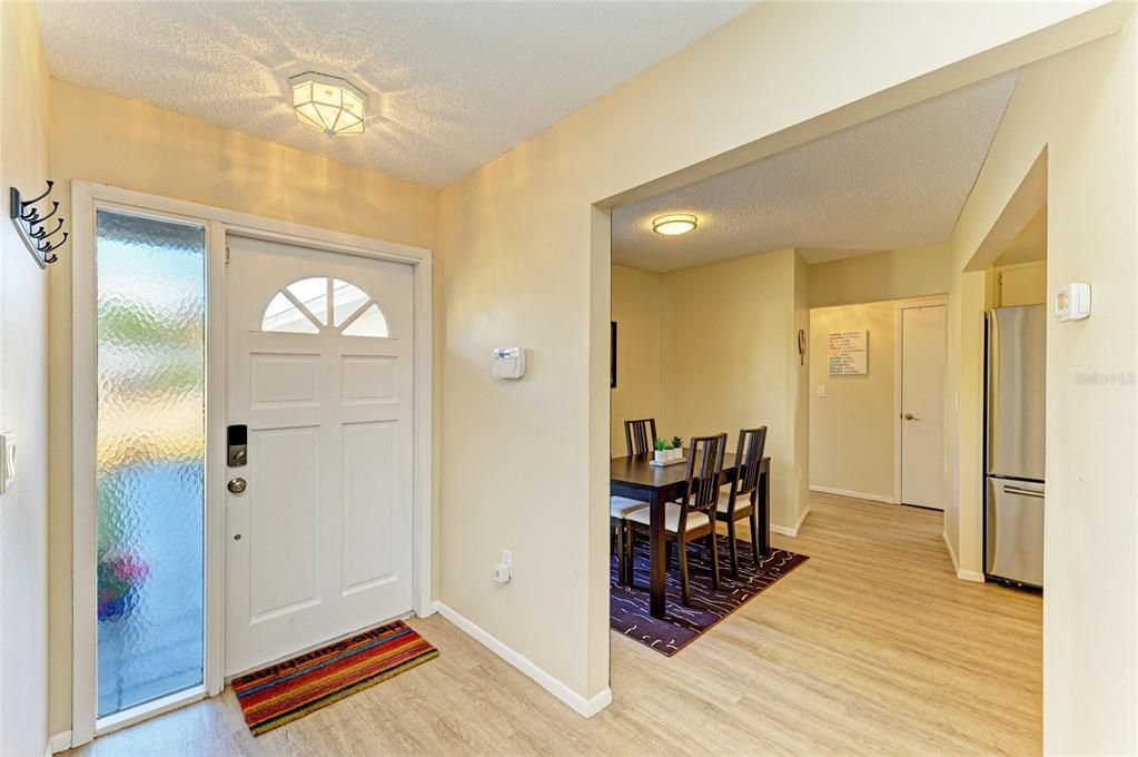 For Sale: $339,000 (2 beds, 2 baths, 1404 Square Feet)