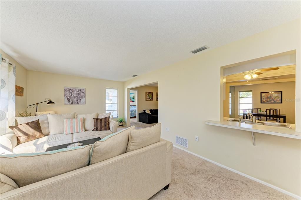 For Sale: $339,000 (2 beds, 2 baths, 1404 Square Feet)