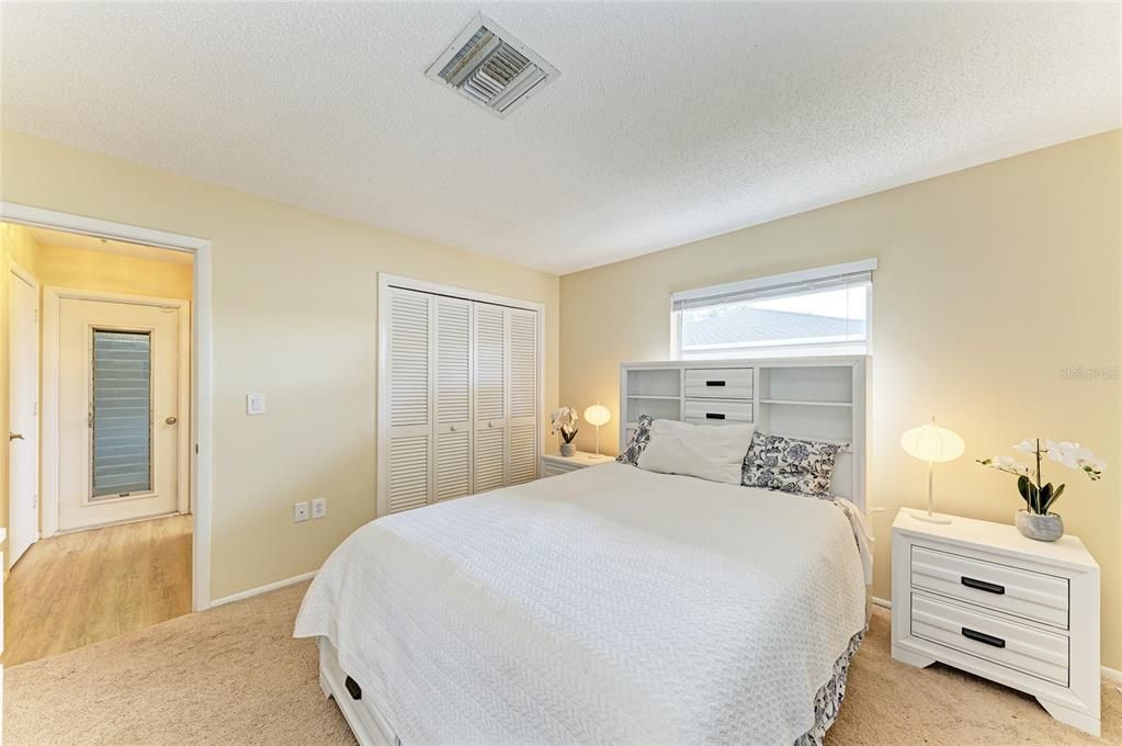 For Sale: $339,000 (2 beds, 2 baths, 1404 Square Feet)