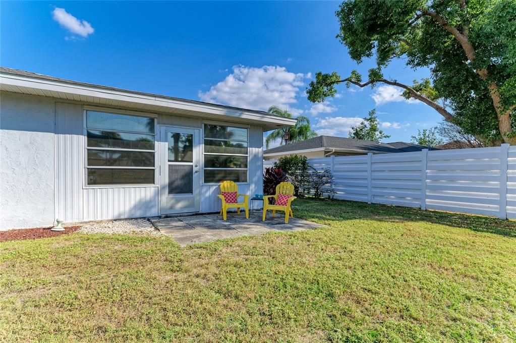 For Sale: $339,000 (2 beds, 2 baths, 1404 Square Feet)