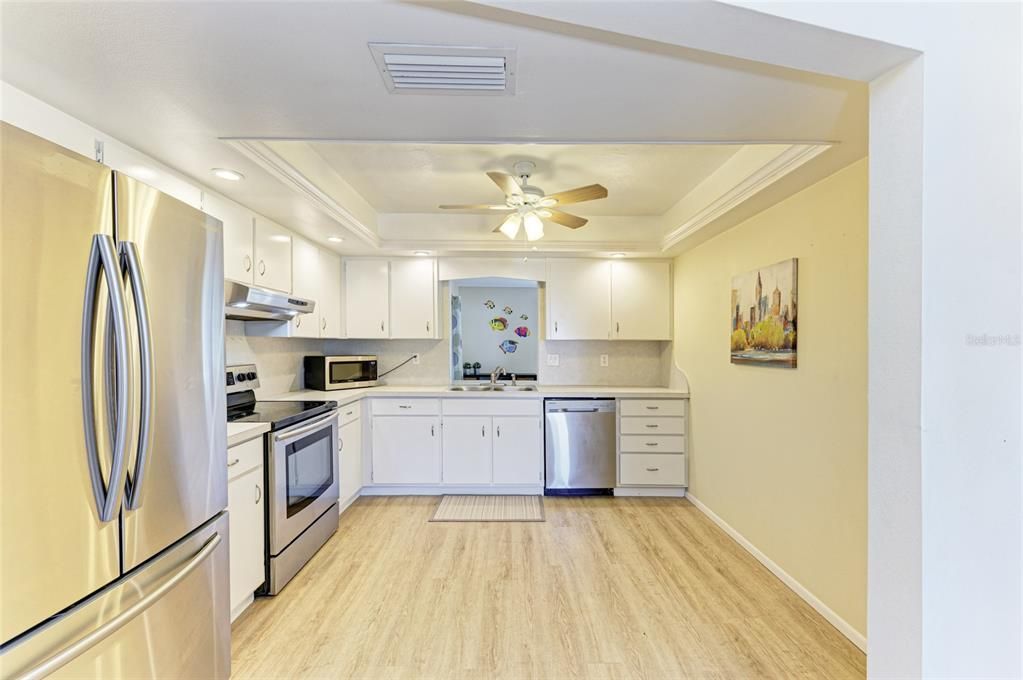 For Sale: $339,000 (2 beds, 2 baths, 1404 Square Feet)