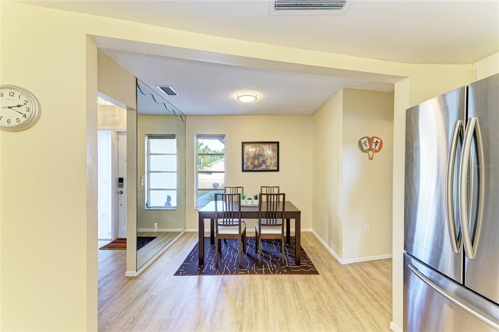 For Sale: $339,000 (2 beds, 2 baths, 1404 Square Feet)