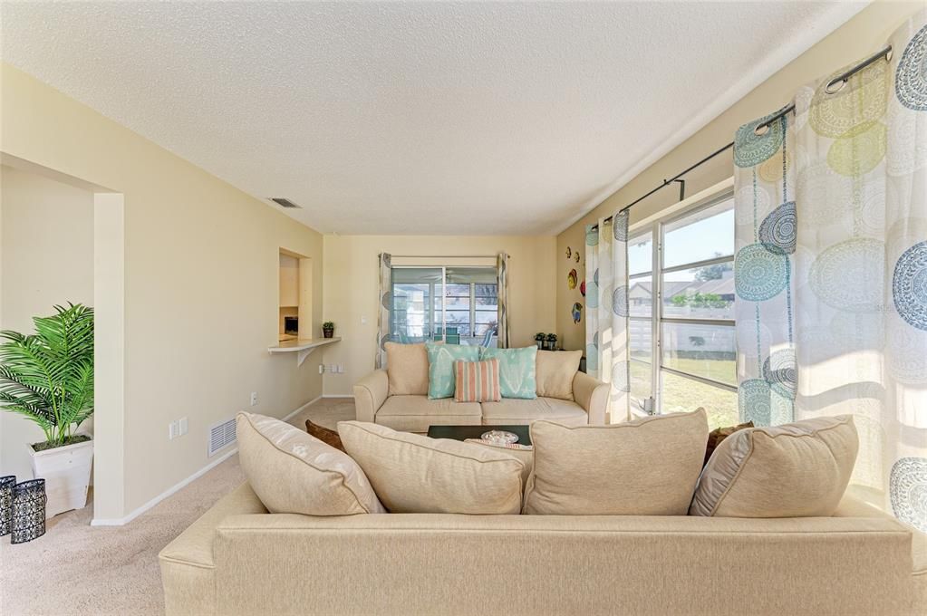 For Sale: $339,000 (2 beds, 2 baths, 1404 Square Feet)