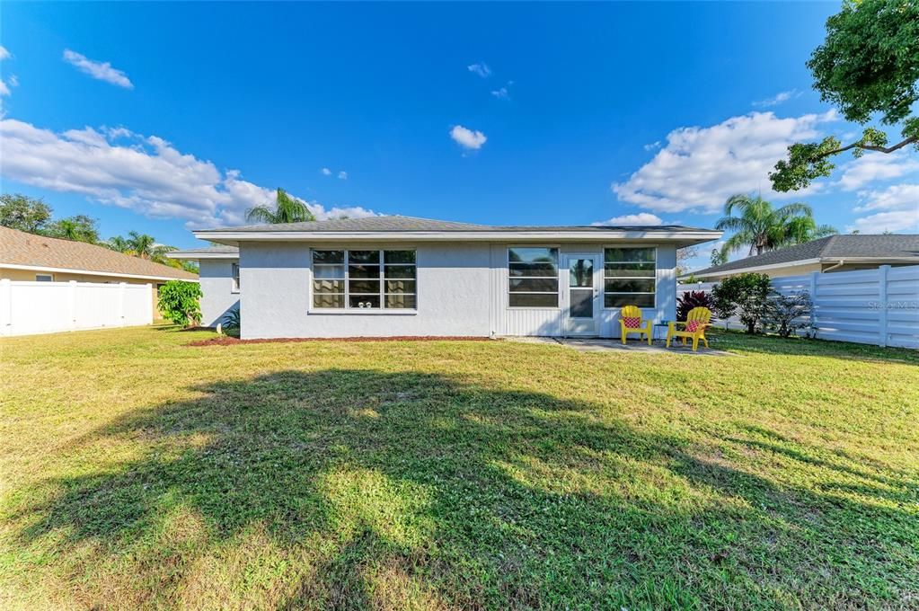 For Sale: $339,000 (2 beds, 2 baths, 1404 Square Feet)