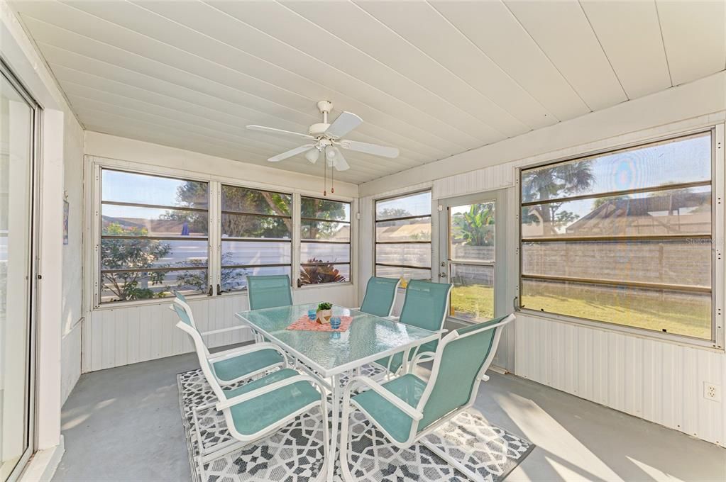 For Sale: $339,000 (2 beds, 2 baths, 1404 Square Feet)