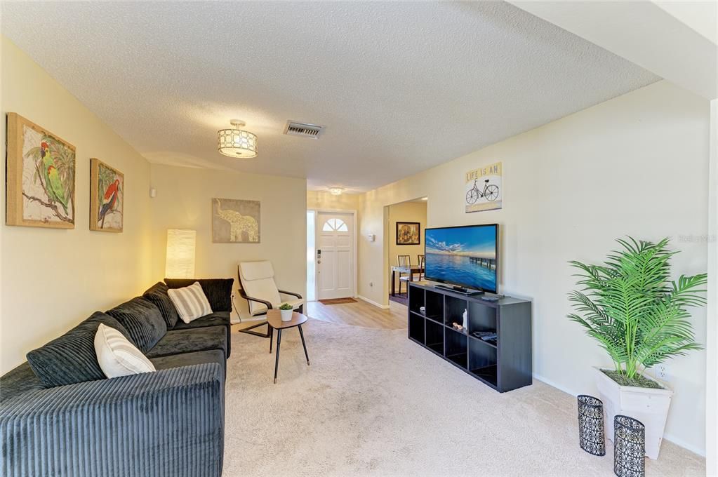 For Sale: $339,000 (2 beds, 2 baths, 1404 Square Feet)