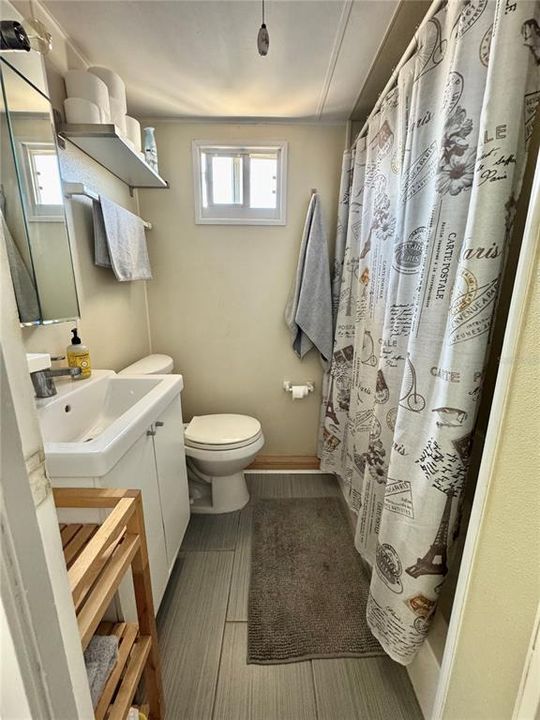 For Sale: $185,000 (1 beds, 1 baths, 658 Square Feet)