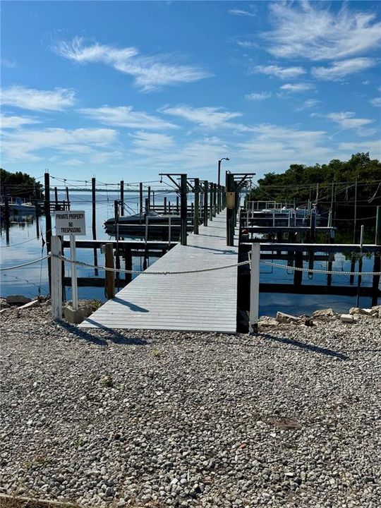 For Sale: $185,000 (1 beds, 1 baths, 658 Square Feet)