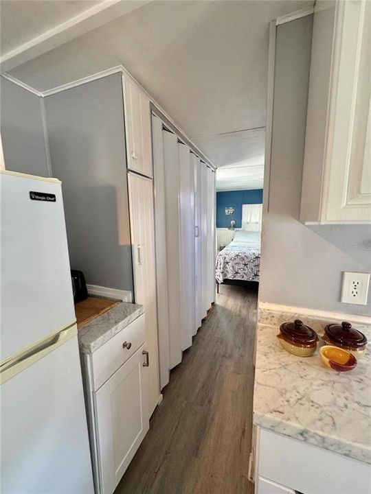 For Sale: $185,000 (1 beds, 1 baths, 658 Square Feet)