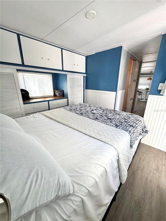 For Sale: $185,000 (1 beds, 1 baths, 658 Square Feet)