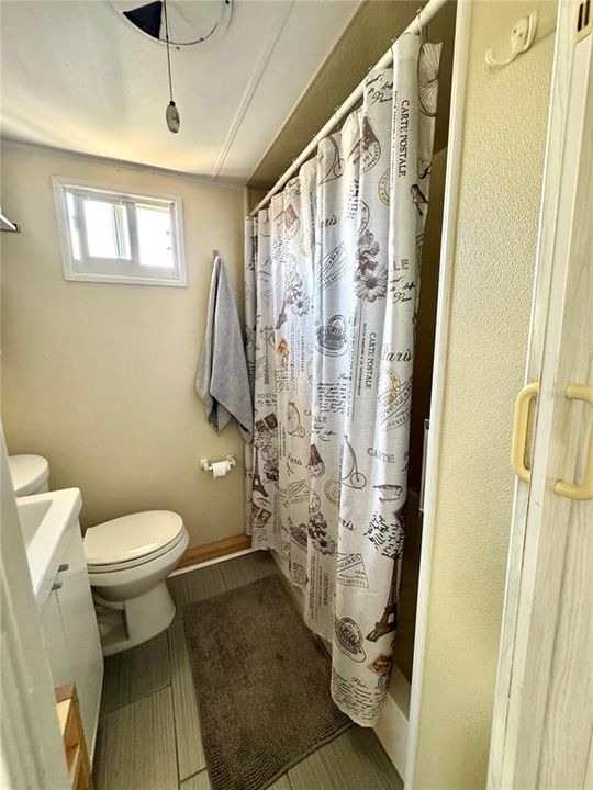 For Sale: $185,000 (1 beds, 1 baths, 658 Square Feet)