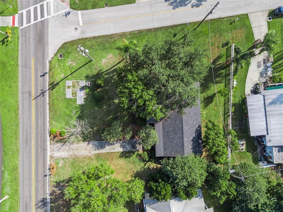 For Sale: $425,000 (2 beds, 1 baths, 1128 Square Feet)