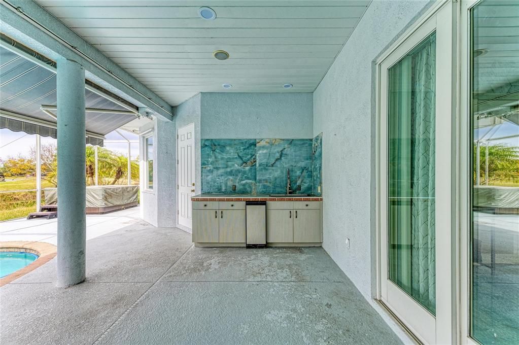For Rent: $4,490 (5 beds, 3 baths, 2953 Square Feet)