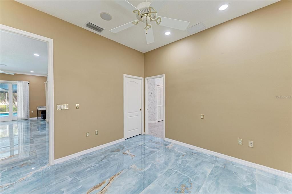 For Rent: $4,490 (5 beds, 3 baths, 2953 Square Feet)