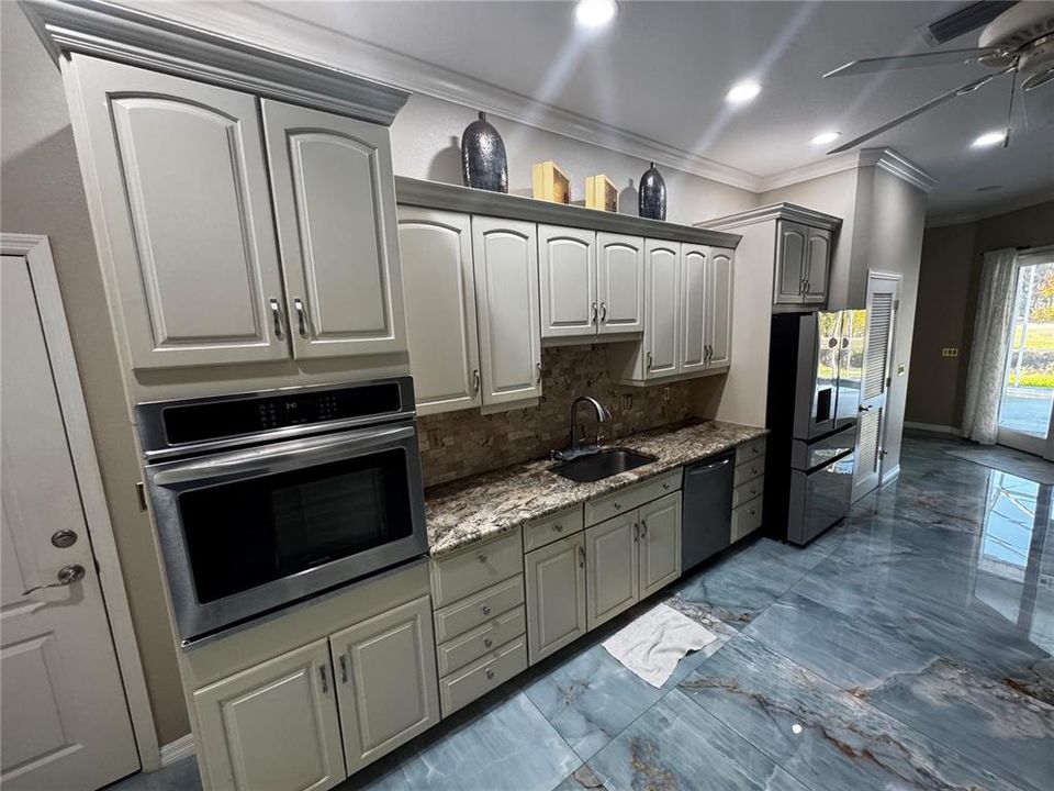 For Rent: $5,500 (5 beds, 3 baths, 2953 Square Feet)